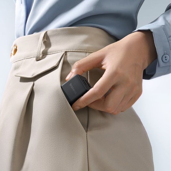 Baseus Palm 30W Dual Siyah Hızlı Şarj Aleti (P1011160A113-00) - USB C & USB A Çift Çıkış, PD Hızlı Şarj, Kompakt Tasarım
