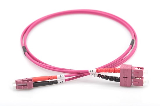Digitus Fiber Optik Multimode Pembe 1 Metre OM4 LC/SC Patch Kablo (DK-2532-01-4) - Yüksek Hızlı Veri Aktarımı