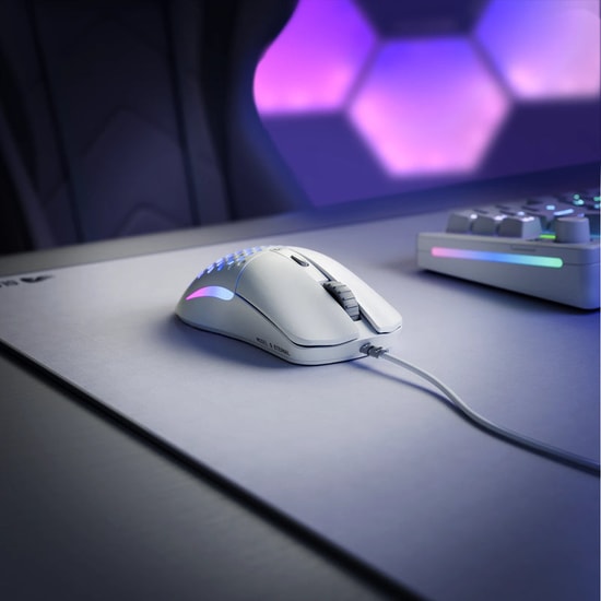Glorious Model O Eternal GLO-OE-W-WHT Beyaz RGB Kablolu Oyuncu Mouse - 12000 DPI, 55g Hafiflik, 300 IPS, 6 Tuş