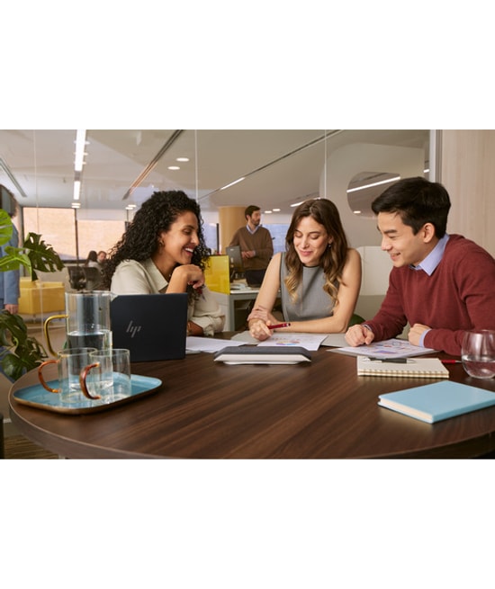 HP Poly Sync 40+ USB-A USB-C Ses Konferans Cihazı (772C5AA) - BT700A Adaptör, 30 Saat Pil Ömrü, Bluetooth, Gümüş