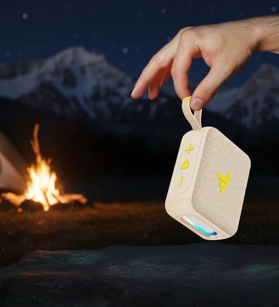 LinkTech Q220 Mini RhythmGlow LED Işıklı TWS Krem Bluetooth Hoparlör - 8W Ses, 800mAh Batarya, SD Kart, USB, BT 5.4