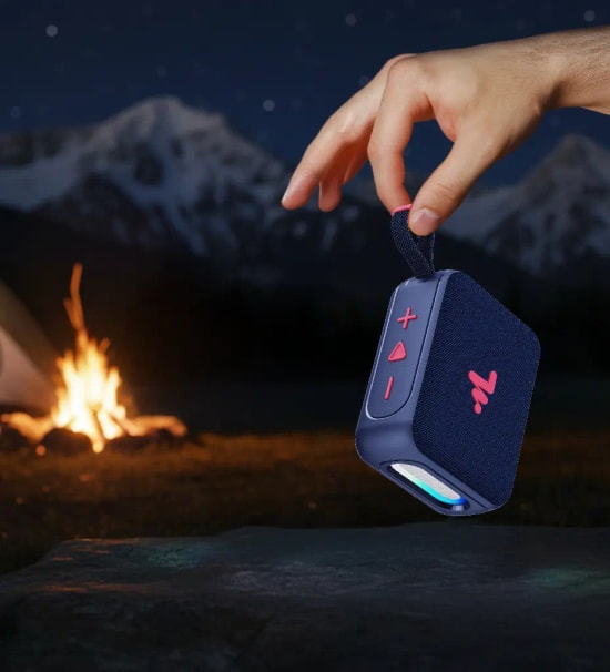 LinkTech Q220 Mini RhythmGlow LED Işıklı TWS Mavi Bluetooth Hoparlör - 8W Ses, 800mAh Batarya, SD Kart, USB, BT 5.4