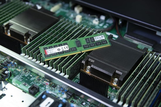 Kingston KSM64R52BD4/64HA 64GB DDR5 6400MHz CL52 Sunucu RAM - Sunucu Bilgisayar Bellek Modülü