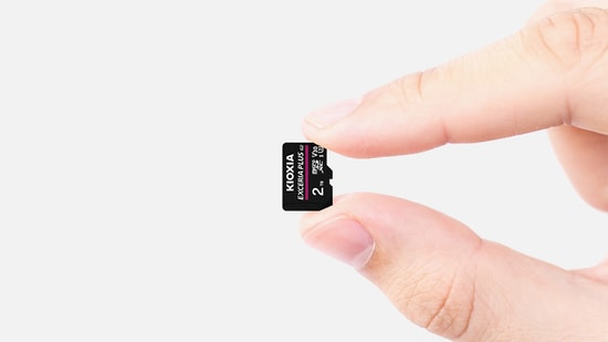 Kioxia Exceria Plus G2 2TB LMPL2M002TG2 microSDXC Hafıza Kartı - UHS-I, U3, V30, A1, Class 10, 100/90 MB/s