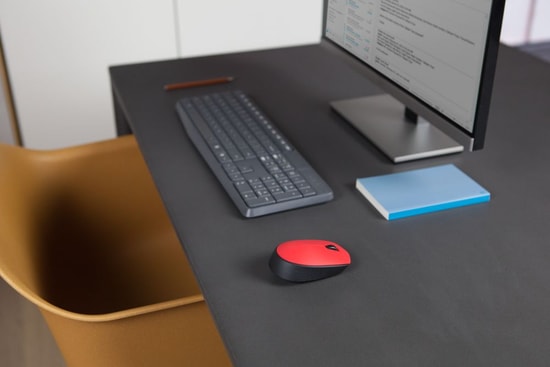Logitech M171 Kırmızı Kablosuz Optik Mouse (910-004641) - USB Nano Alıcı, 1000DPI, Ergonomik Tasarım, 10 Metre Menzil