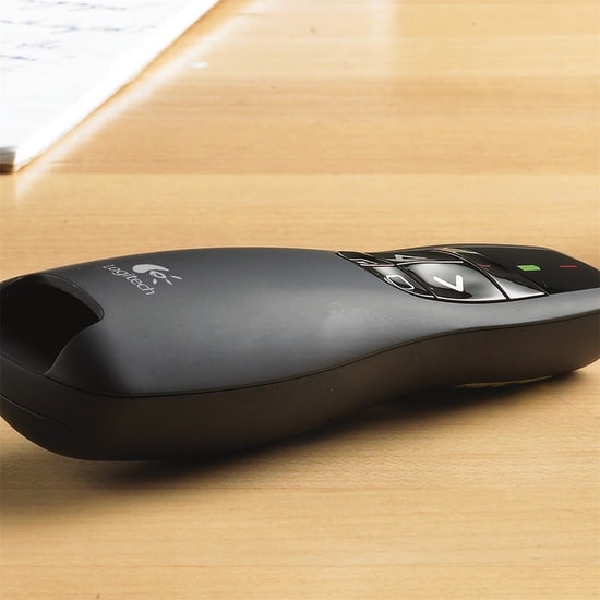 Logitech R400 Kablosuz Kırmızı Lazer Sunum Kumandası (910-001356) - WiFi 2.4GHz, USB Mini Alıcı, 15m Menzil, Ergonomik