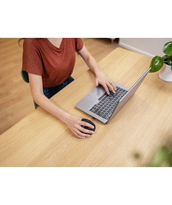 Trust Voxx 23731 Şarj Edilebilir Kablosuz Dikey Ergonomik Mouse (TRU23731) - 2400 DPI Optik, 9 Tuşlu, BT ve USB Alıcı